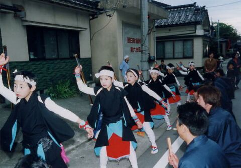 鹿嶋神社稚児舞の様子の画像