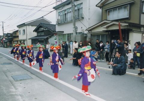 鹿嶋神社稚児舞の様子の画像